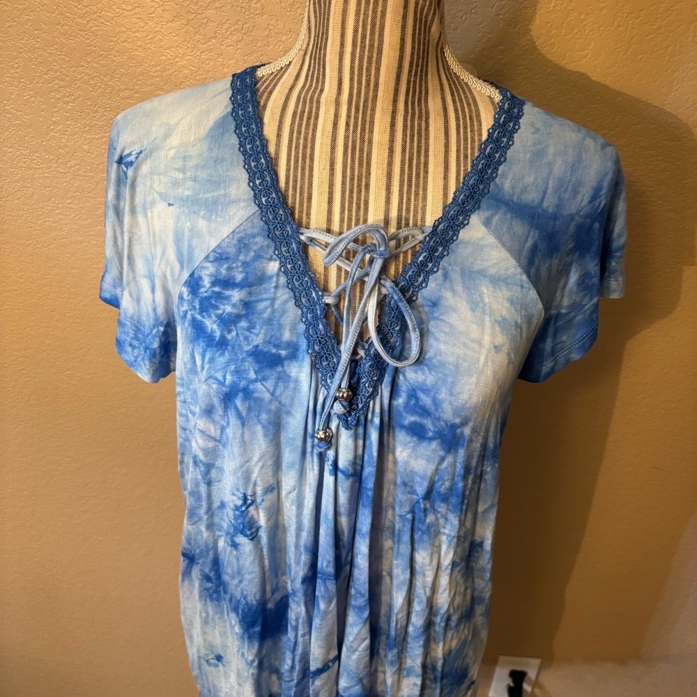 Blue Tie-Dye Lace-Up Tunic Top - Picture 2 of 15